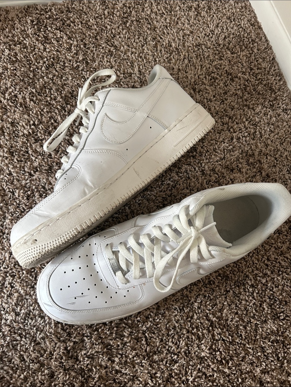 Nike Men’s White Low-Top Leather Sneakers